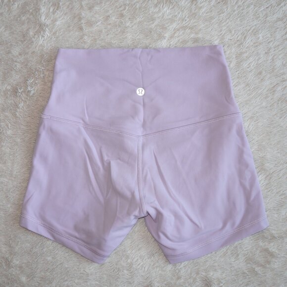 Women's Size 4 Lululemon Align High-Rise Short 4" Inseam, Lilac Ether Purple - Picture 2 of 5
